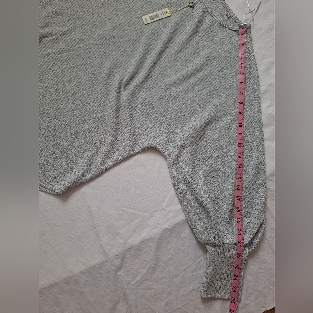 NWT MAX STUDIO LONDON Gray Relaxed Bishop Sleeve Top - Picture 5 of 7